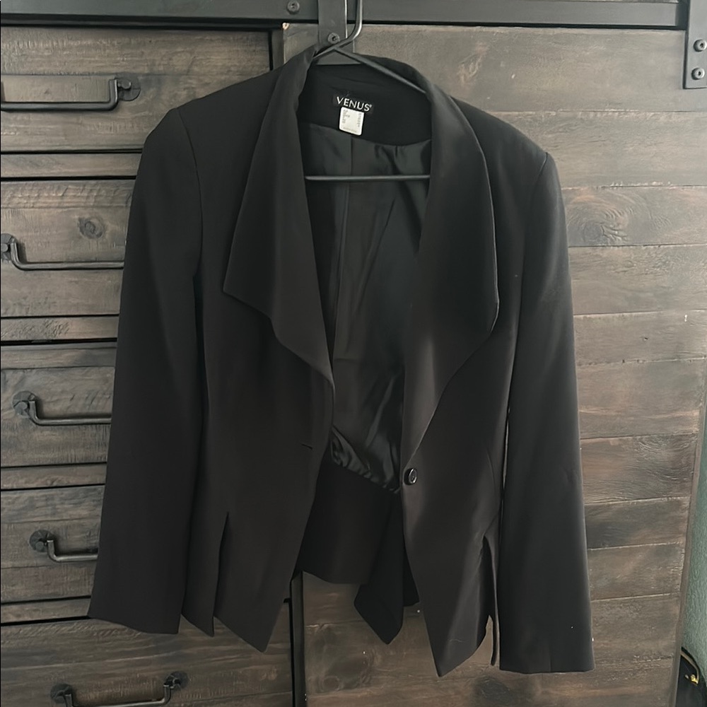 VENUS Women's Elegant Black Blazer